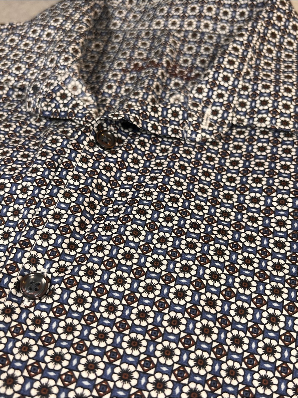 Robert Graham Men’s M Blue Geometric Floral Button Up Shirt